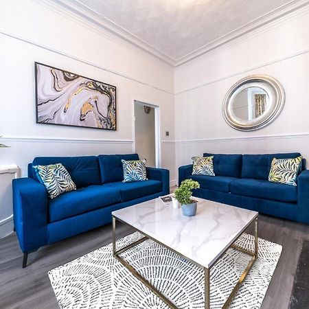 Stylish Luxury Large 4Br Kingbed Apartment Barrow-in-Furness Luaran gambar
