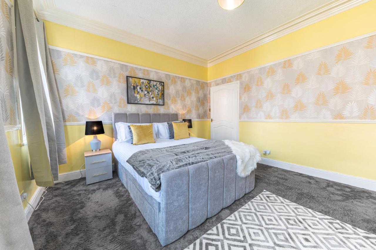 Stylish Luxury Large 4Br Kingbed Apartment Barrow-in-Furness Luaran gambar
