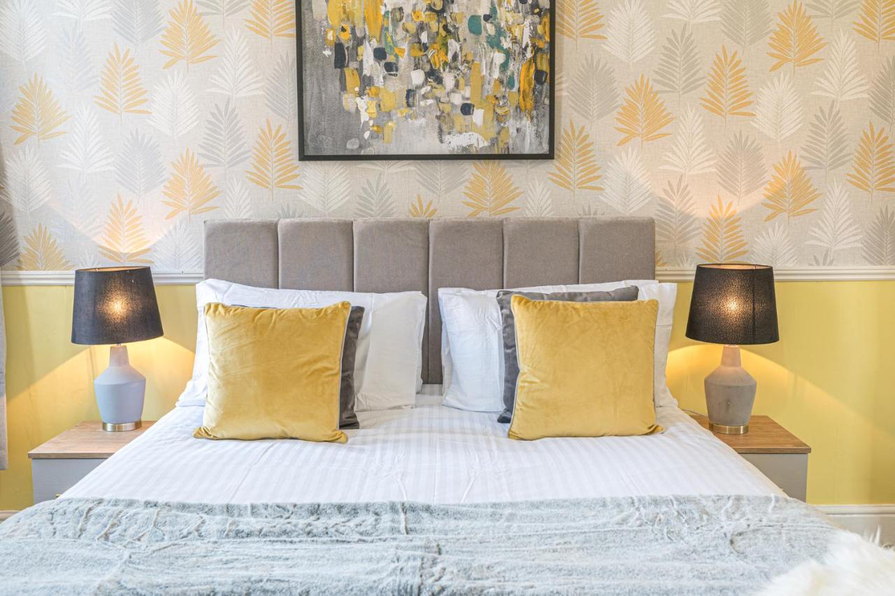 Stylish Luxury Large 4Br Kingbed Apartment Barrow-in-Furness Luaran gambar