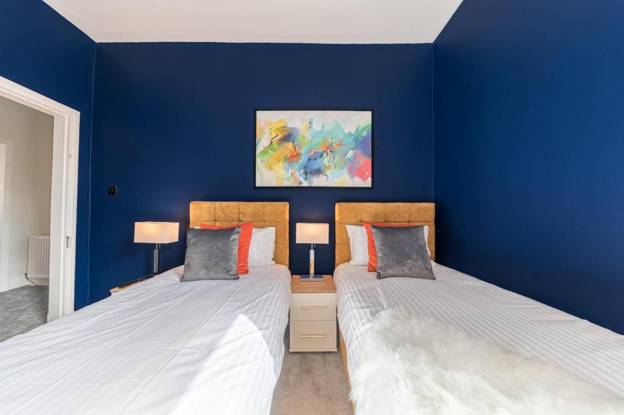Stylish Luxury Large 4Br Kingbed Apartment Barrow-in-Furness Luaran gambar